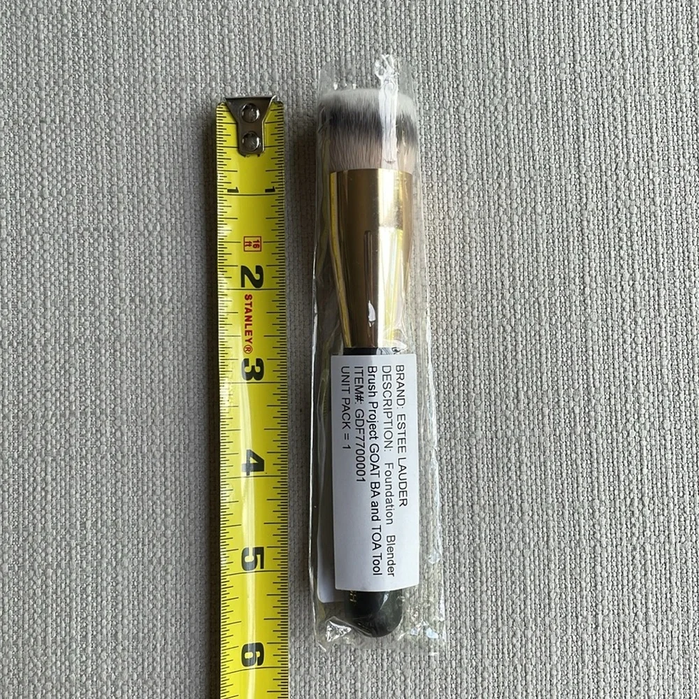 Estee Lauder Foundation Blender Brush - new!
